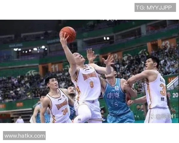 赛后分析广州篮球队与南京篮球队的战术对决与表现评估 赛后分析广州篮球队与南京篮球队的战术对决与表现评估