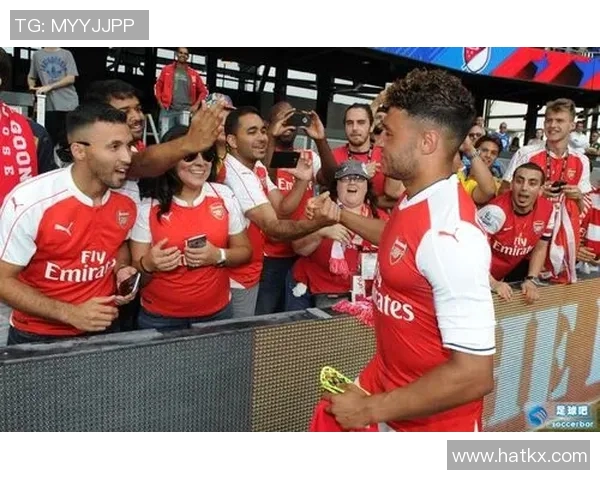 网红挑战足球明星谁能胜出引发全民热议与关注