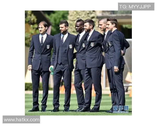 西装革履的足球明星们展现优雅风采与运动魅力的完美结合