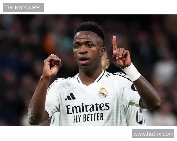 足球巨星化身搞笑歌手带来欢乐旋律引发球迷热议与欢笑