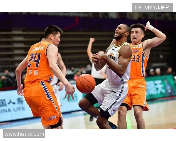 上海篮球队防守表现分析与改进建议探讨